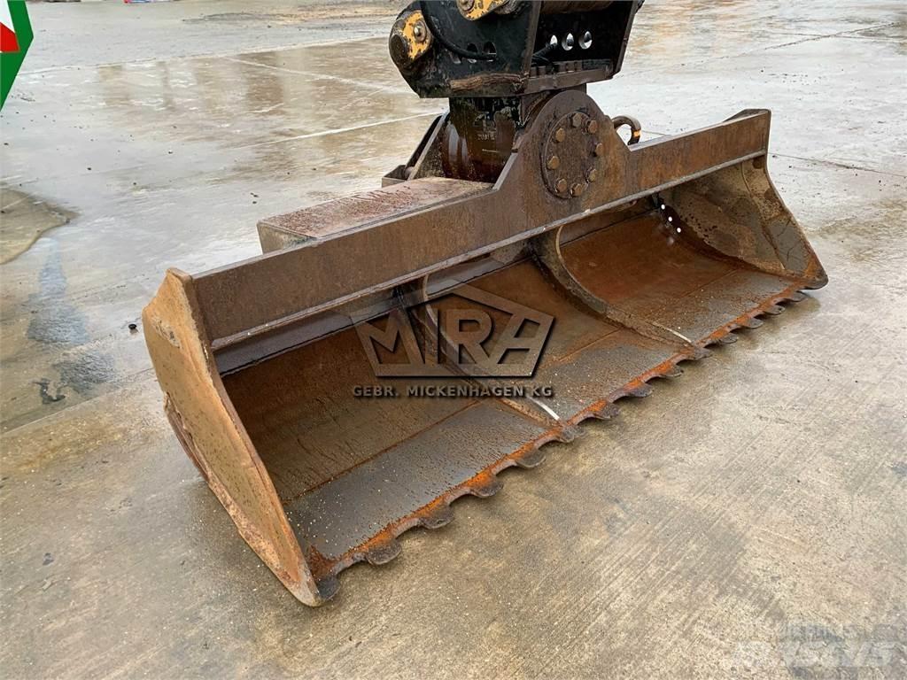 CAT 2000 mm Pelle rétro arrière