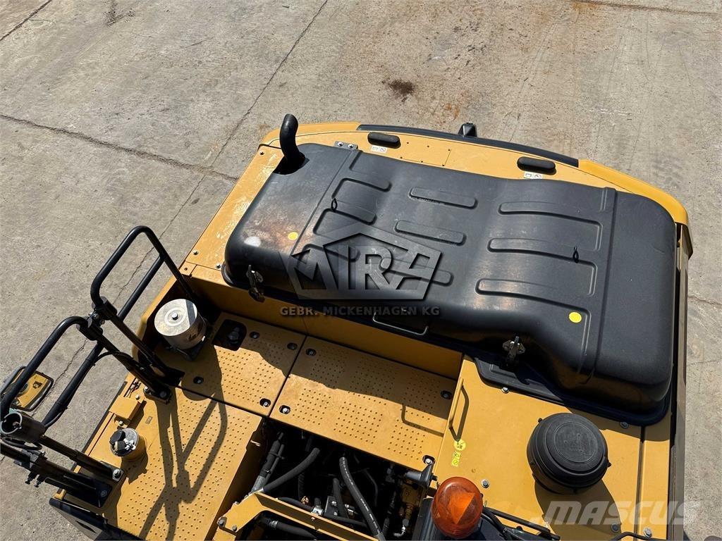 CAT 323 EL Pelle sur chenilles