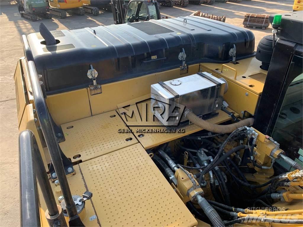 CAT 326F LN Pelle sur chenilles