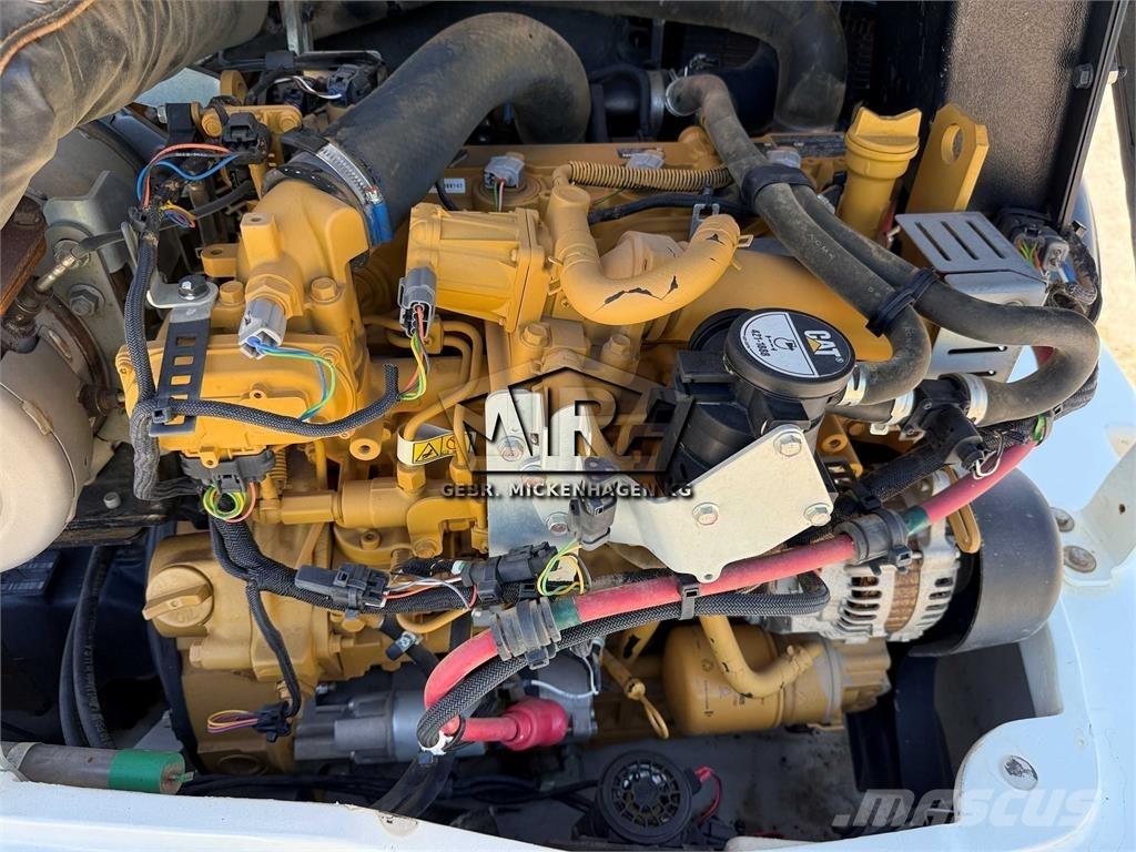 CAT 908 M Chargeuse sur pneus