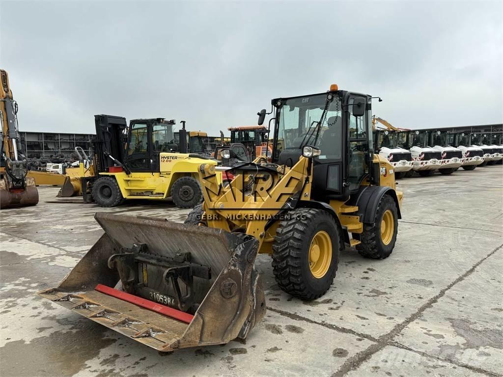 CAT 908 M Chargeuse sur pneus