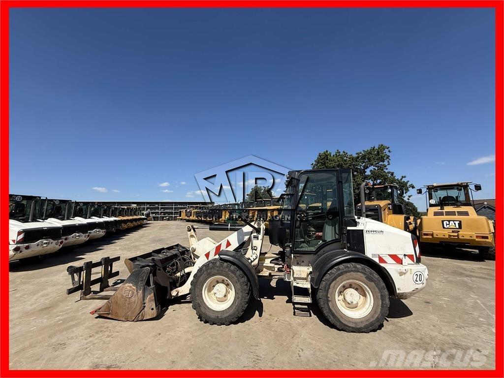 CAT 908 M Chargeuse sur pneus