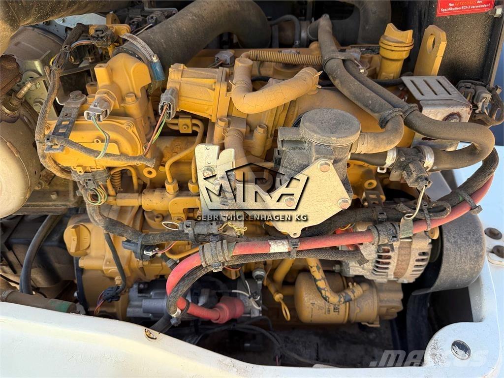CAT 908 M Chargeuse sur pneus