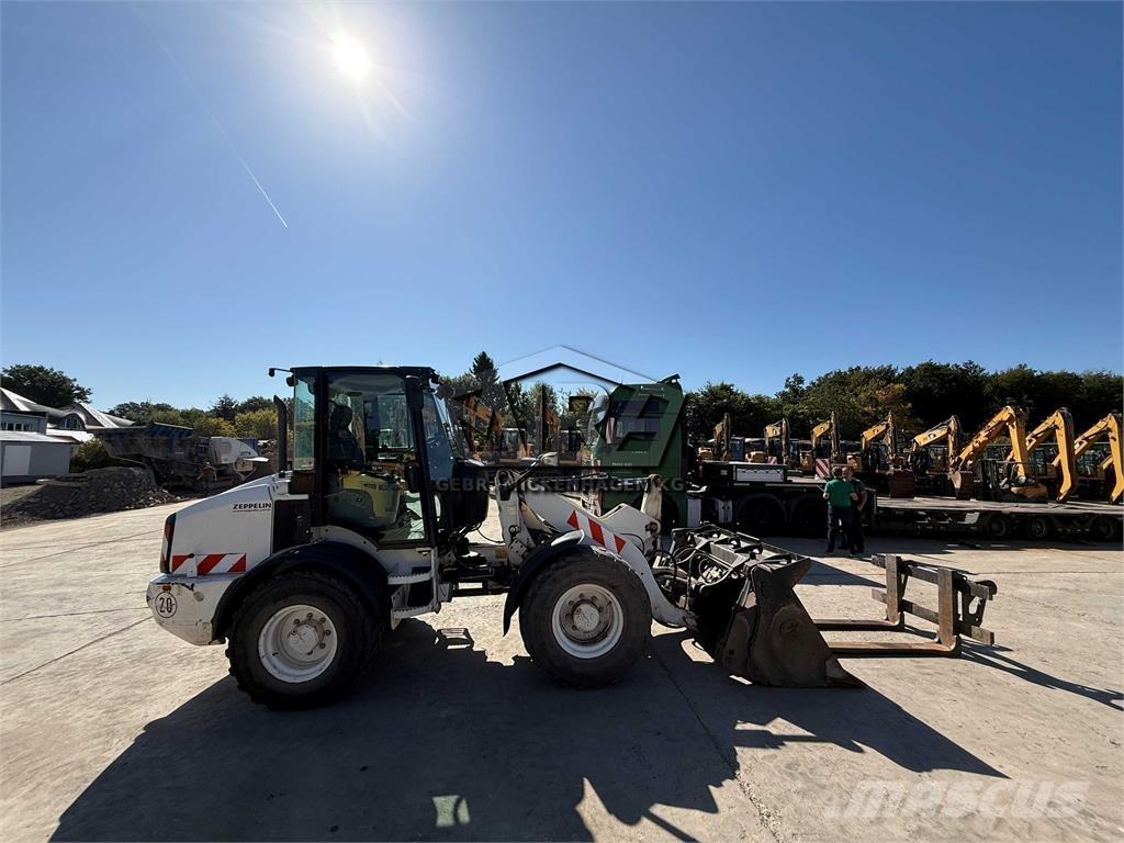 CAT 908 M Chargeuse sur pneus