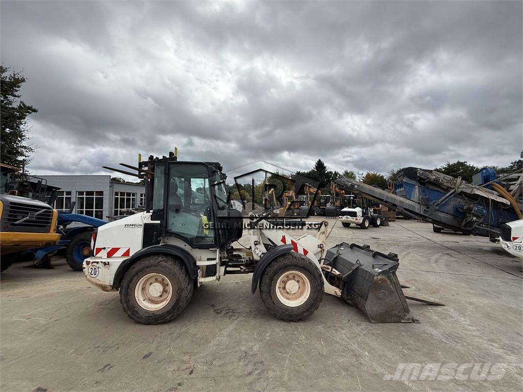 CAT 908 M Chargeuse sur pneus