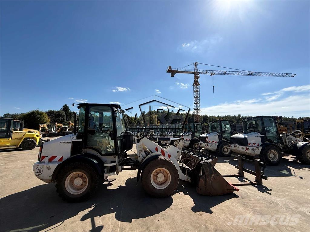 CAT 908 M Chargeuse sur pneus