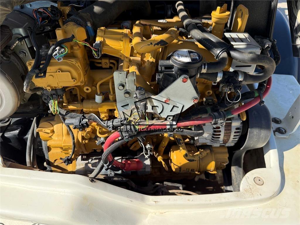 CAT 908 M Chargeuse sur pneus