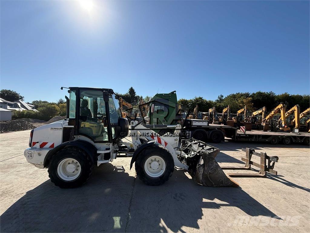 CAT 908 M Chargeuse sur pneus