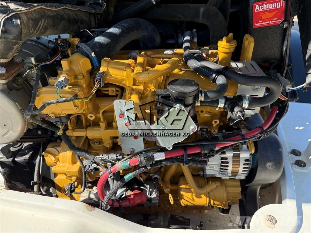 CAT 908 M Chargeuse sur pneus