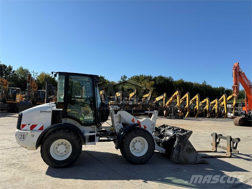 CAT 908 M Chargeuse sur pneus