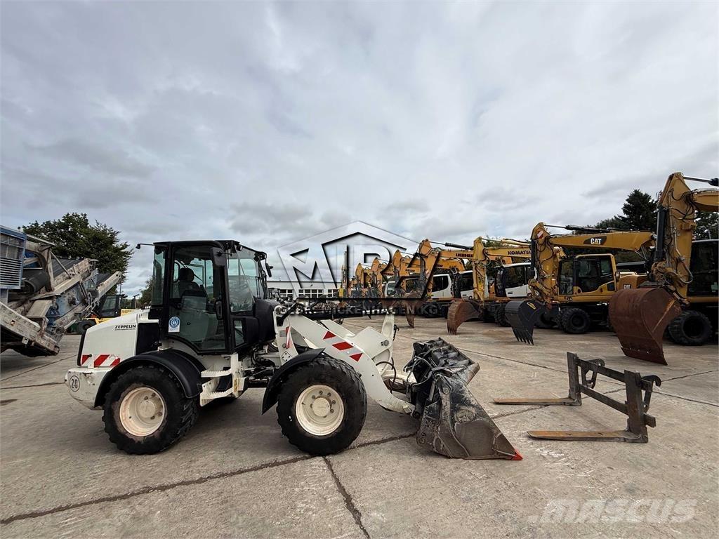 CAT 908 M Chargeuse sur pneus