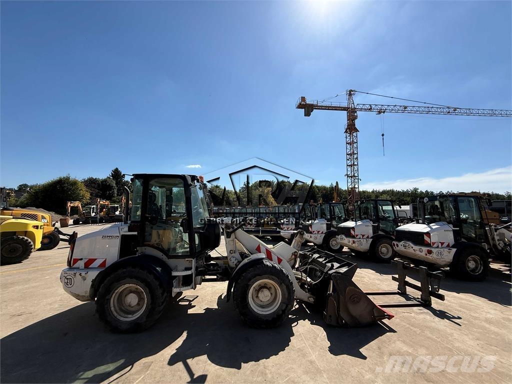 CAT 908 M Chargeuse sur pneus