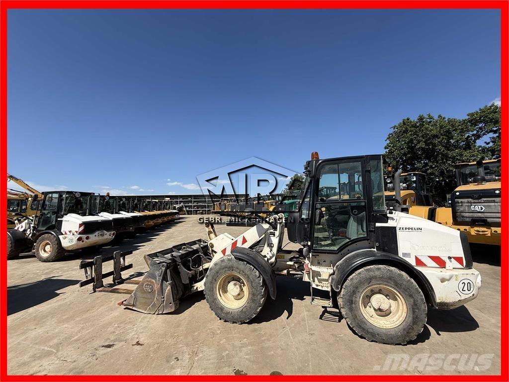 CAT 908 M Chargeuse sur pneus