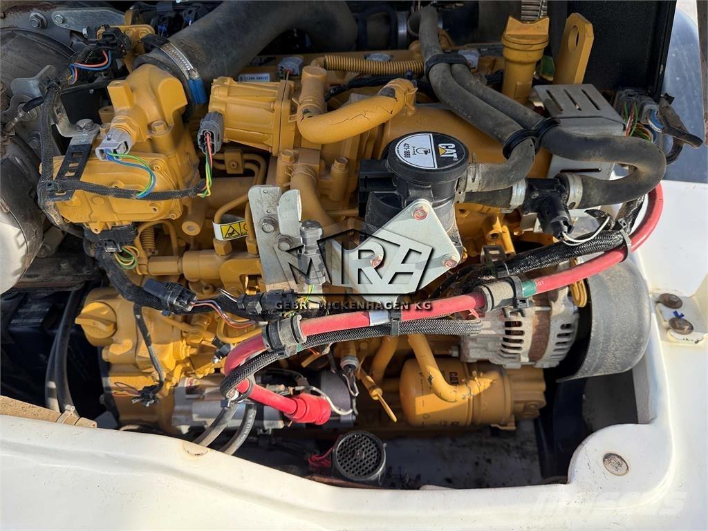 CAT 908M Chargeuse sur pneus