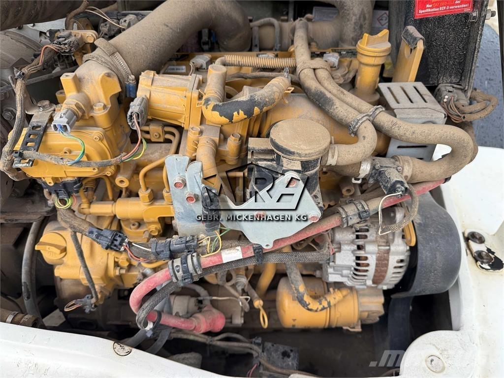CAT 908M Chargeuse sur pneus