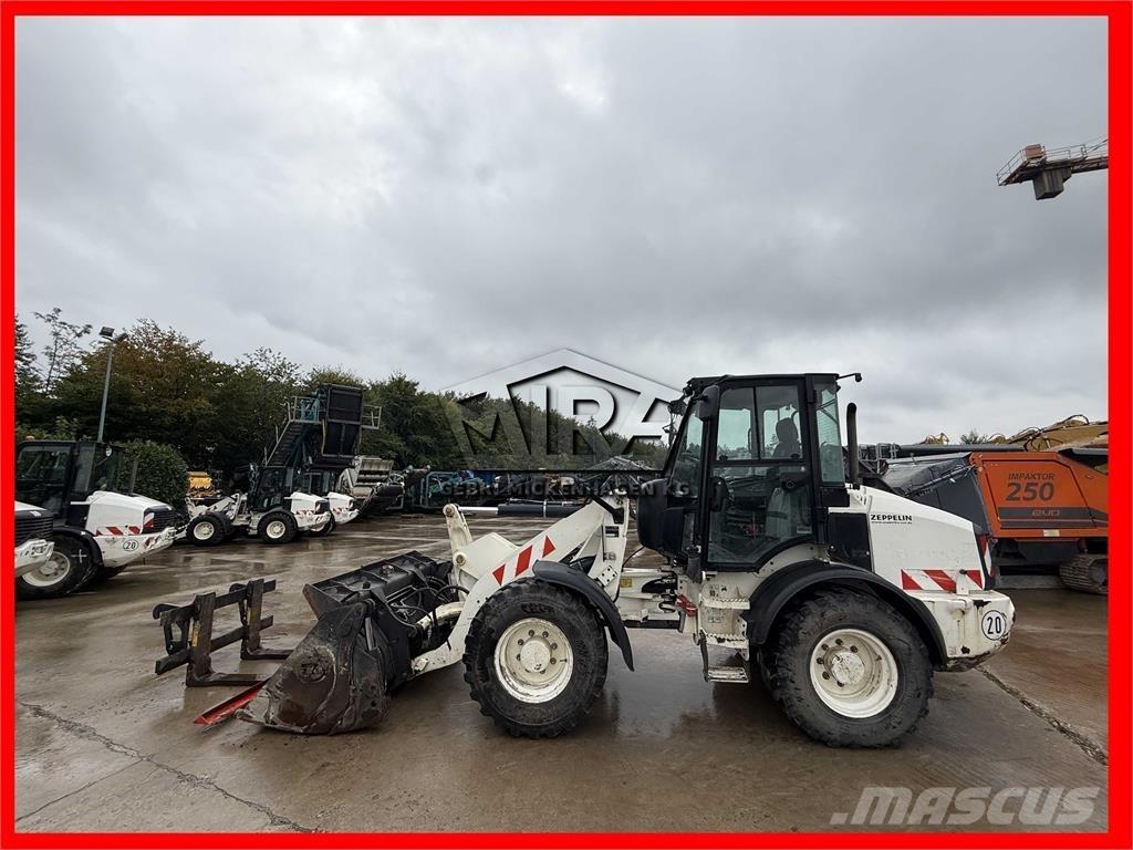 CAT 908M Chargeuse sur pneus