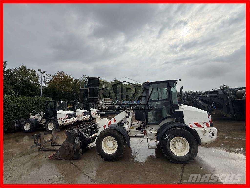 CAT 908M Chargeuse sur pneus