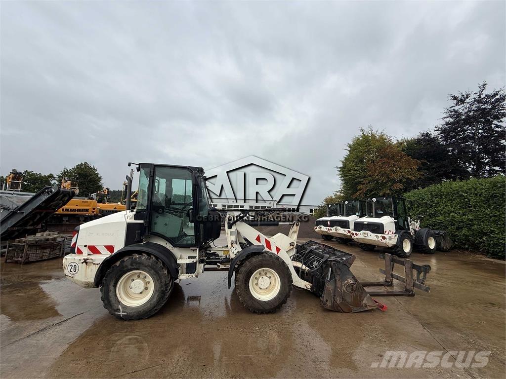 CAT 908M Chargeuse sur pneus