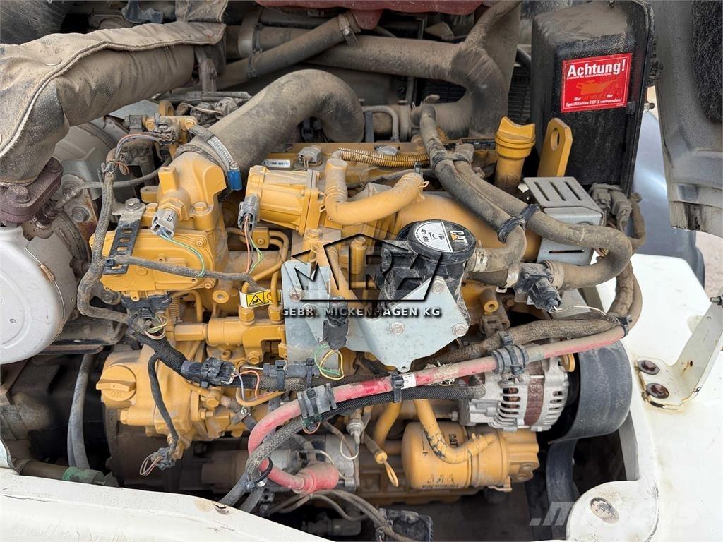 CAT 908M Chargeuse sur pneus