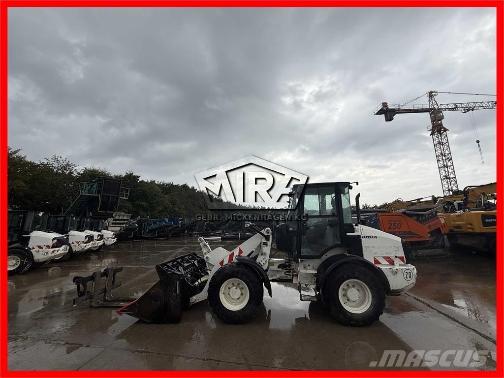 CAT 908M Chargeuse sur pneus