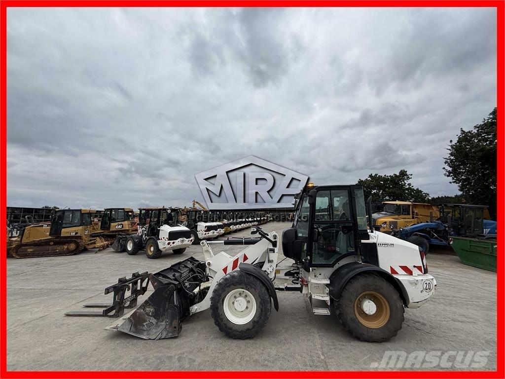 CAT 908M Chargeuse sur pneus