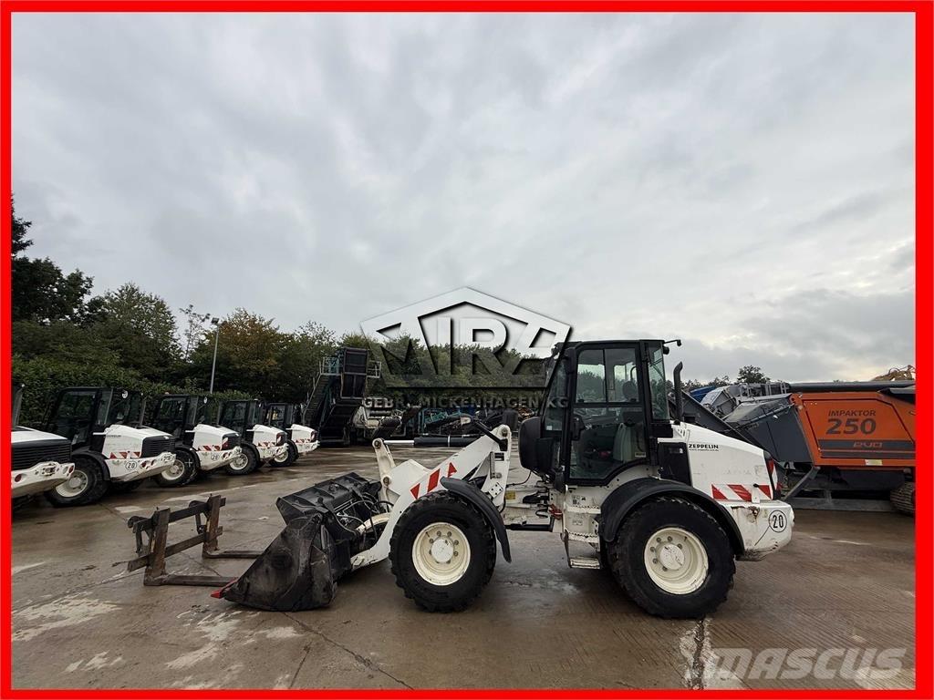 CAT 908M Chargeuse sur pneus