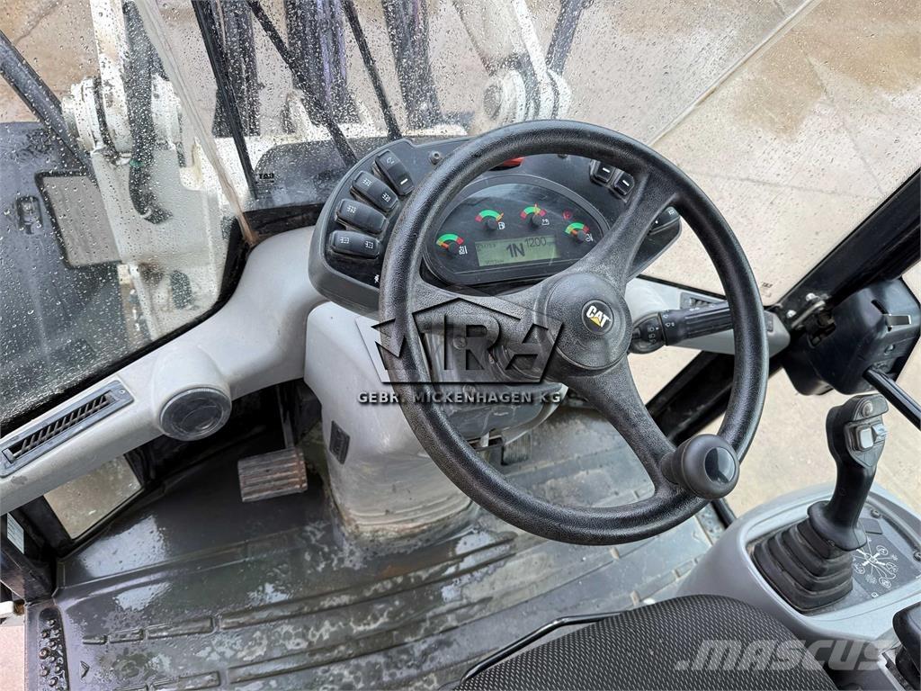 CAT 908M Chargeuse sur pneus