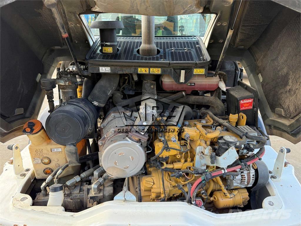 CAT 908M Chargeuse sur pneus