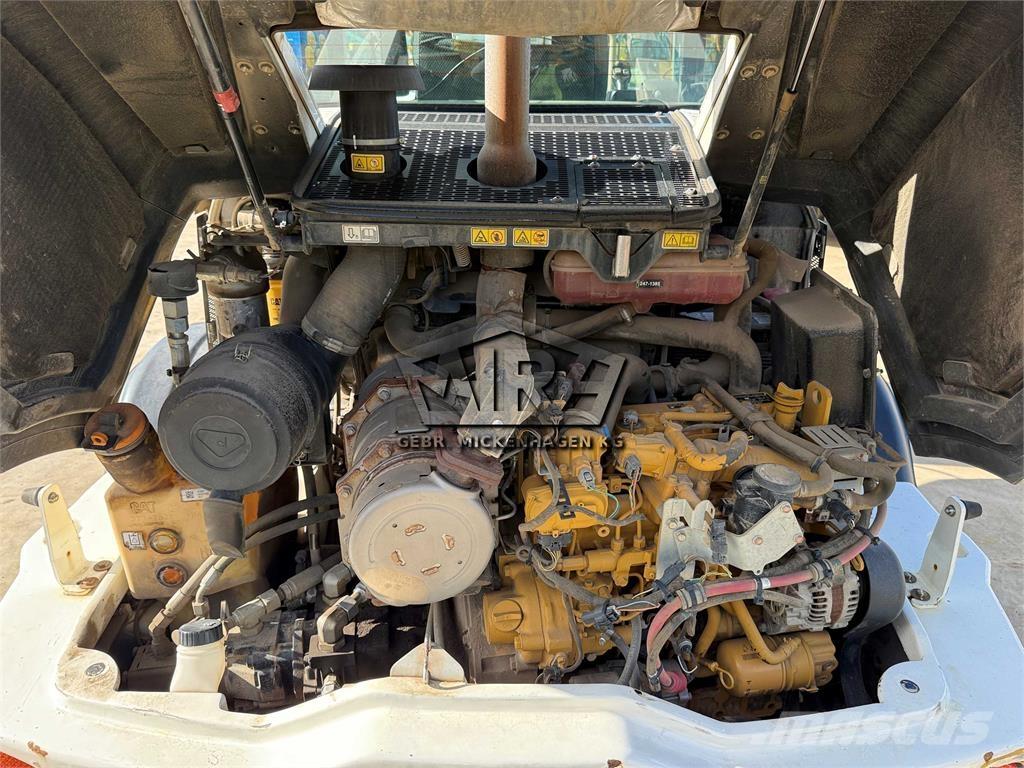 CAT 908M Chargeuse sur pneus