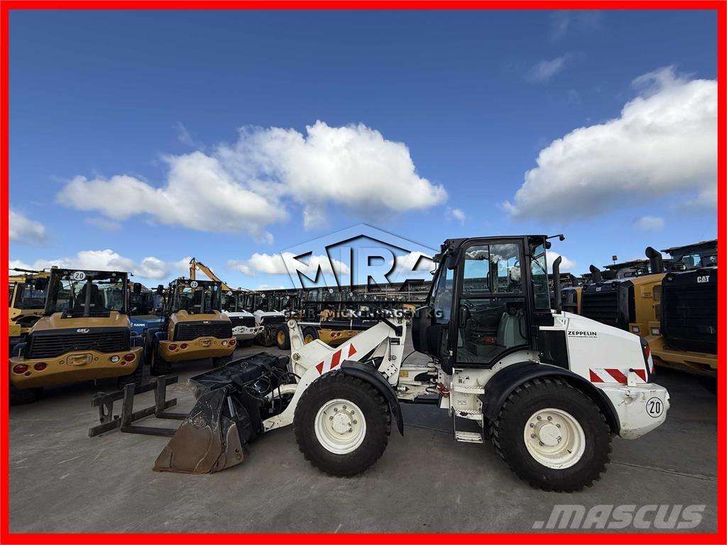 CAT 908M Chargeuse sur pneus