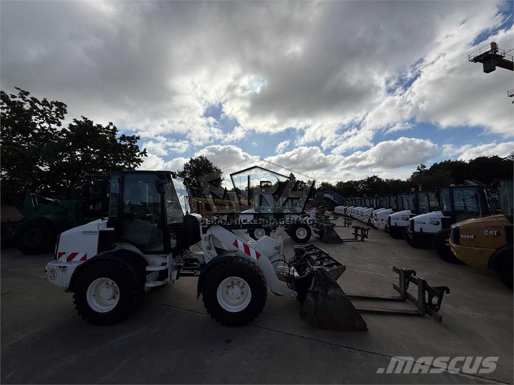 CAT 908M Chargeuse sur pneus