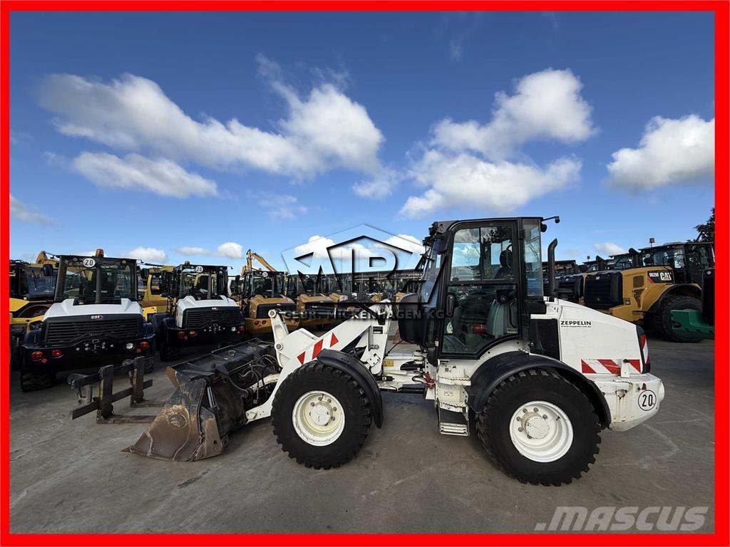 CAT 908M Chargeuse sur pneus