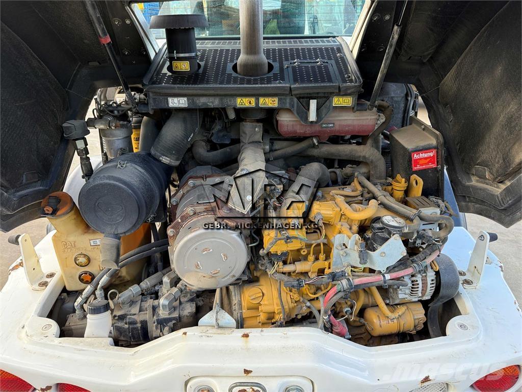 CAT 908M Chargeuse sur pneus