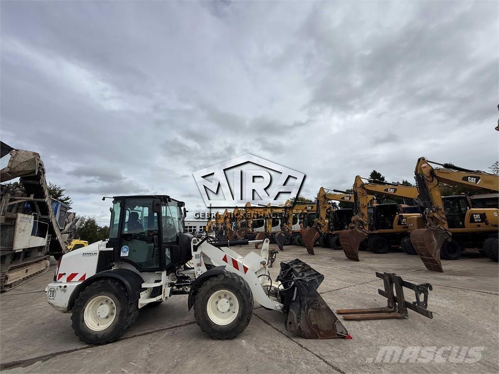 CAT 908M Chargeuse sur pneus