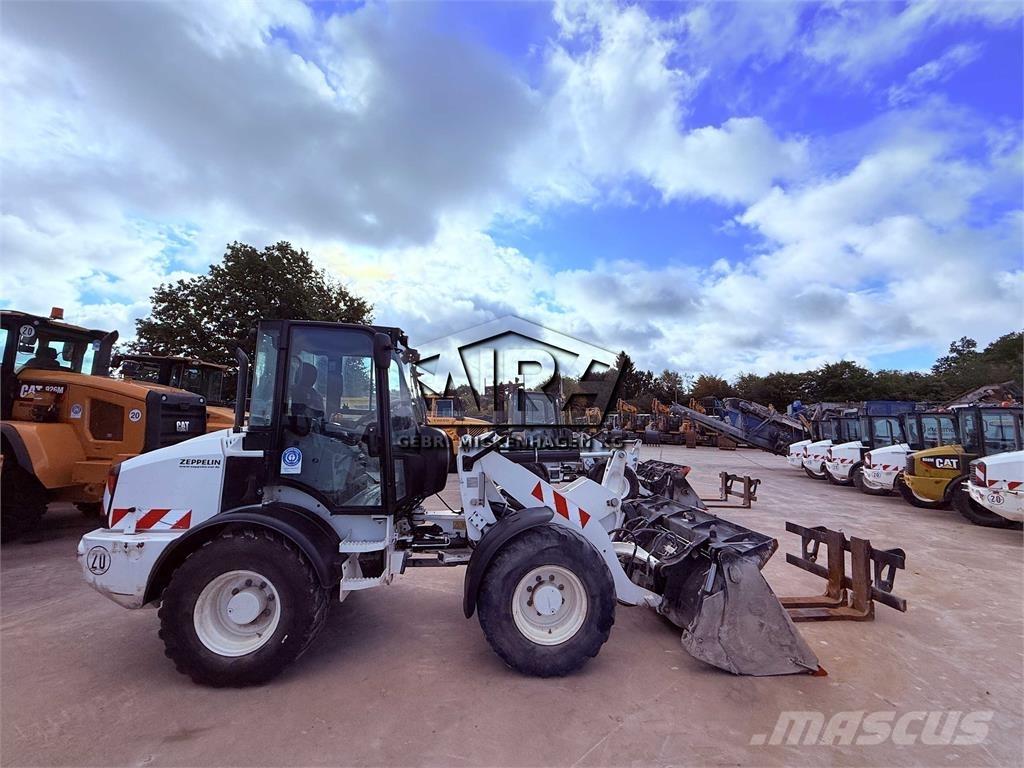 CAT 908M Chargeuse sur pneus