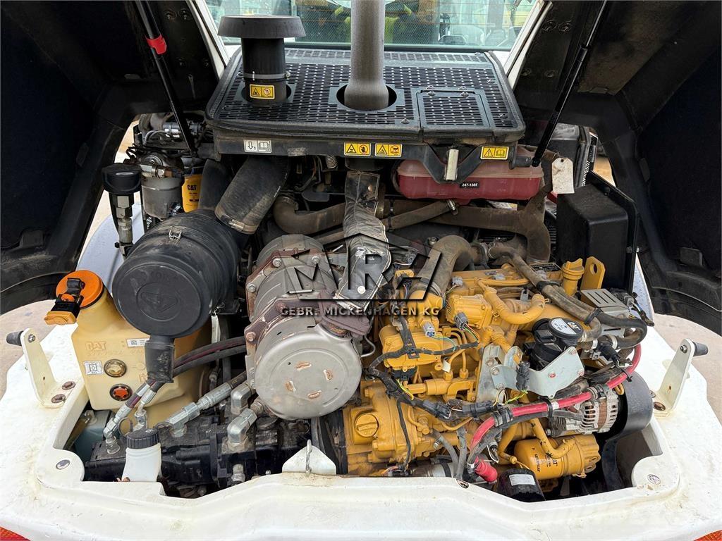 CAT 908M Chargeuse sur pneus