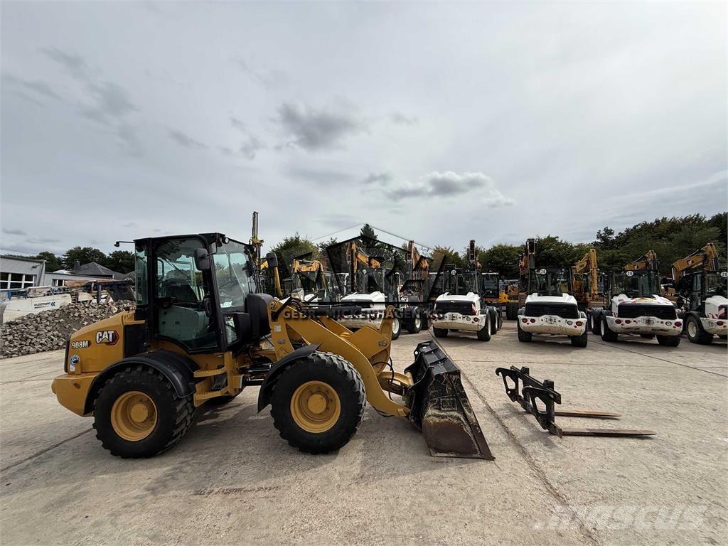 CAT 908M Chargeuse sur pneus