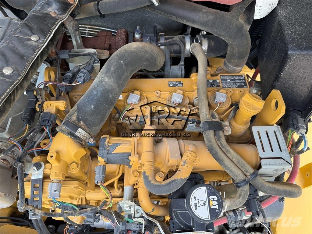 CAT 908M Chargeuse sur pneus