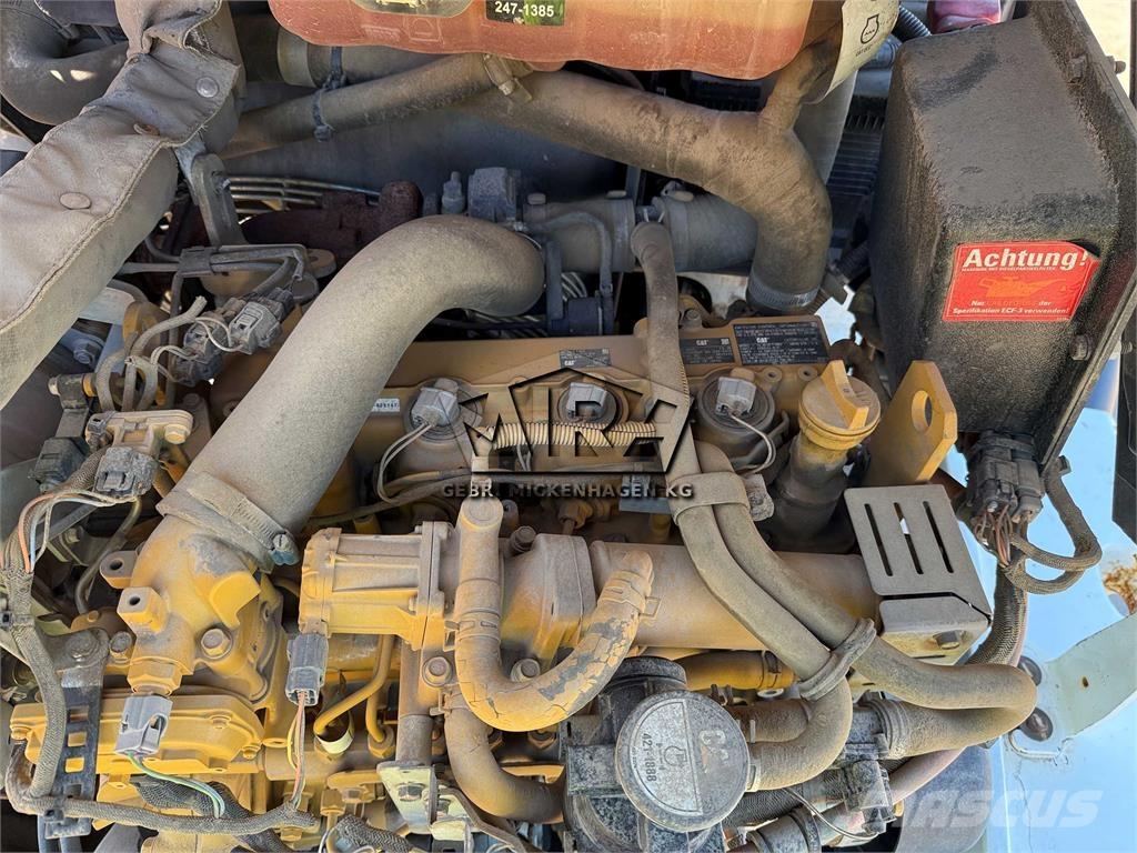 CAT 908M Chargeuse sur pneus