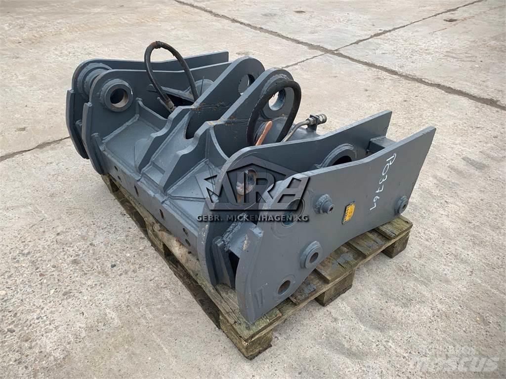 CAT 938K + M Attache rapide pour godet