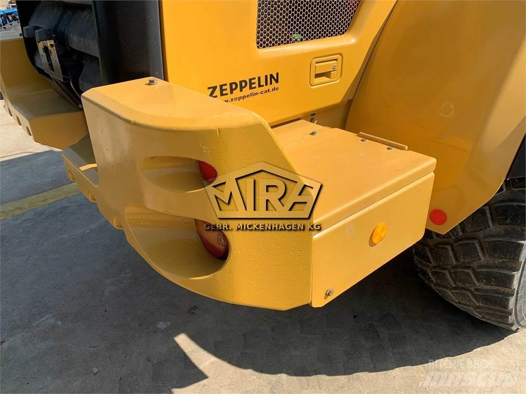 CAT 938M Chargeuse sur pneus