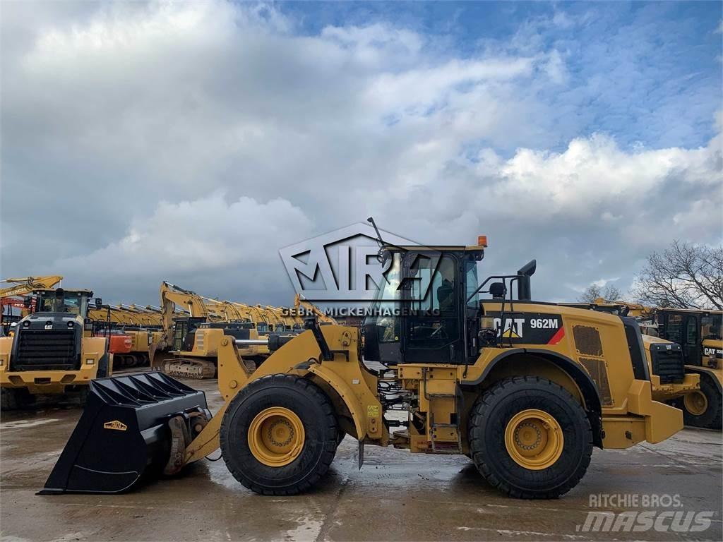 CAT 962M Chargeuse sur pneus