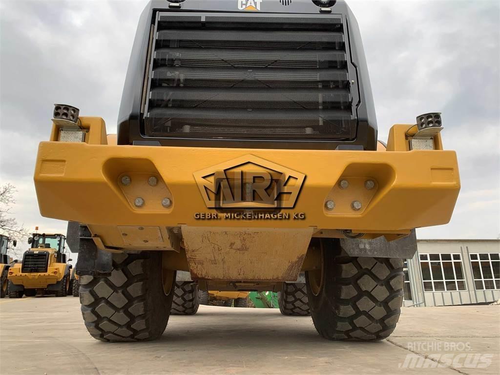 CAT 966M Chargeuse sur pneus