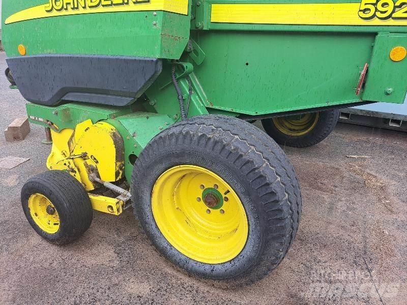 John Deere 592 Presse à balle ronde