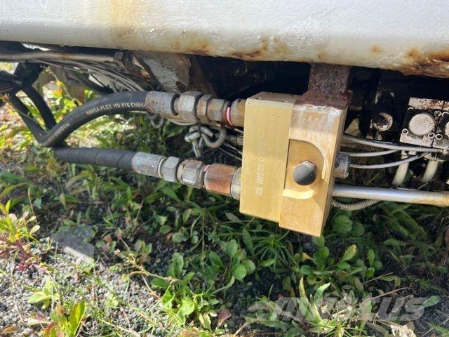  ANDERE Camion ampliroll