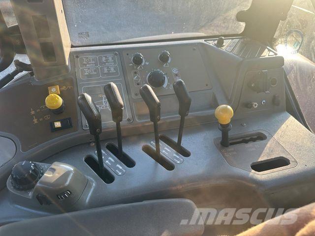 CASE MXM 140 4WD Tracteur