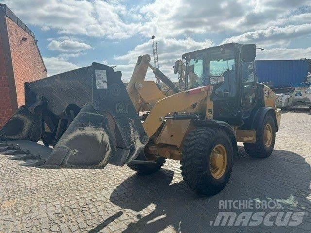 CAT 906 Chargeuse sur pneus