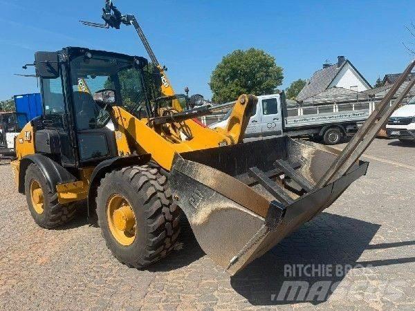 CAT 906 Chargeuse sur pneus