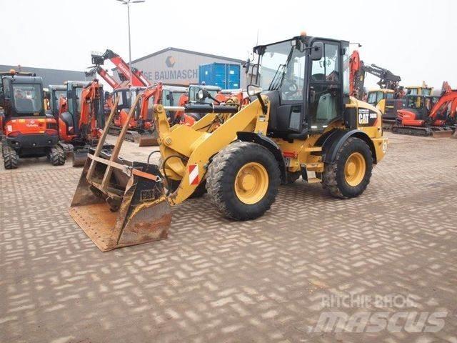 CAT 908M / 35 km/h Chargeuse sur pneus