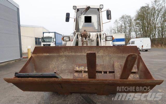CAT 910 E Chargeuse sur pneus